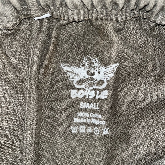 Boys Lie Shorts - Picture 2 of 3